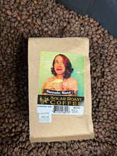 Load image into Gallery viewer, Solar Roast Hannah's Blend Organic Coffee - Light/Dark Roast